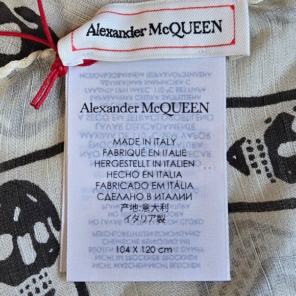 NWT 100% Silk Alexander McQueen Skull Scarf Black White - Picture 5 of 8